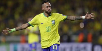 Neymar Pele’nin rekorunu kırdı
