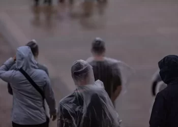 Ophelia Fırtınası, ABD’yi vurdu: 70 bin kişi etkilendi