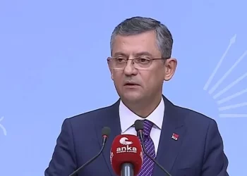 Özgür Özel, CHP Genel Başkanlığı için adaylığını duyurdu