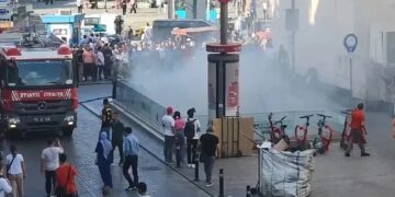 İstanbul’daki metro istasyonunda yangın korkusu