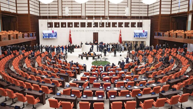 TBMM Başkanı Numan Kurtulmuş’un görev süresinin 7 Haziran’da sona erecek olması nedeniyle, 28. Dönem ikinci devre başkanlık seçimi süreci 28 Mayıs’ta başlayacak.
