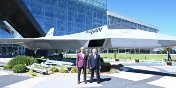 Bakan Uraloğlu, TUSAŞ ziyaretinde incelemelerde bulundu