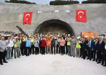 Bakan Uraloğlu Hızlı Tren Projesi için 1 yıl erken tamamlanacak müjdesini verdi!