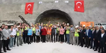 Bakan Uraloğlu Hızlı Tren Projesi için 1 yıl erken tamamlanacak müjdesini verdi!