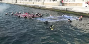 100. yıl kutlamaları, Dolmabahçe Sarayı önünde başladı
