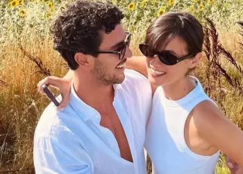 Kaan Yıldırım ve Pınar Deniz çiftinden evlilik açıklaması Kaan Yıldırım ve Pınar Deniz çiftinden evlilik açıklaması