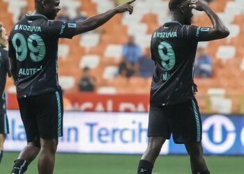Adana Demirspor, Konyaspor'u rahat yendi! Adana Demirspor, Konyaspor’u rahat yendi!