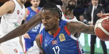 Anadolu Efes, Pınar Karşıyaka’yı rahat geçti!