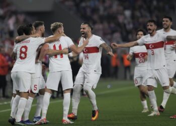 Bizim Çocuklar Hırvatistan’dan lider dönüyor!