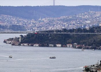İstanbul Boğazı’nda gemi trafiği geçici olarak durdu