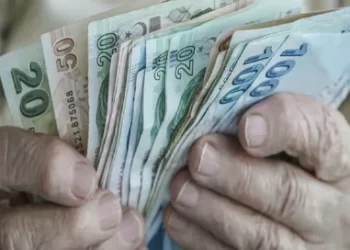 Emekli ikramiyesi Meclis'te kabul edildi! Emekli ikramiyesi Meclis’te kabul edildi!