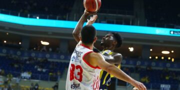 Fenerbahçe Beko Bahçeşehir Koleji’ni farklı yendi!