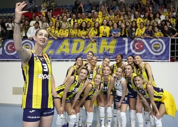 Fenerbahçe Opet, Beşiktaş Ayos’a set vermedi!