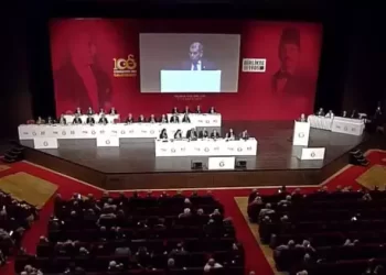 Galatasaray’da yönetim kurulu ibra edildi!