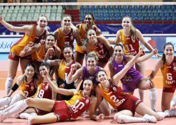 Galatasaray Daikin, PTT’yi set vermeden geçti!