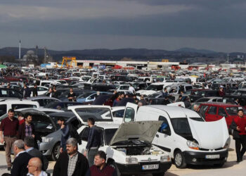İkinci el piyasası canlandı! Fiyatlar hala düşmeye devam ediyor