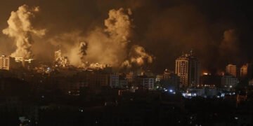 İsrail Gazze’de hastane vurdu!