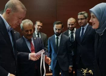 Cumhurbaşkanı Erdoğan, kongre delege kartını edindi