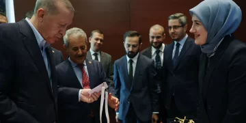 Cumhurbaşkanı Erdoğan, kongre delege kartını edindi