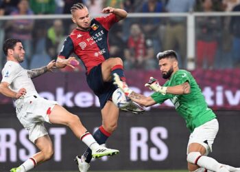 Milan’da Fransız golcü Giroud kaleye geçti!