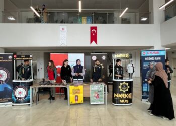 Muş Emniyeti 3 bin 500 üniversite öğrencisi bilgilendirdi!