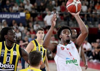 Pınar Karşıyaka Fenerbahçe Beko’yu devirdi!