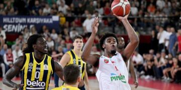 Pınar Karşıyaka Fenerbahçe Beko’yu devirdi!