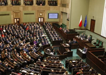 Polonya’da seçim günü: Vatandaşlar sandık başına gidiyor
