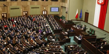 Polonya’da seçim günü: Vatandaşlar sandık başına gidiyor