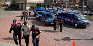 Sinop merkezli dolandırıcılık operasyonunda 13 tutuklama