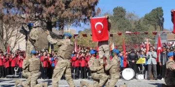 Sinop’ta Cumhuriyet’in 100. yılı coşkuyla kutlandı