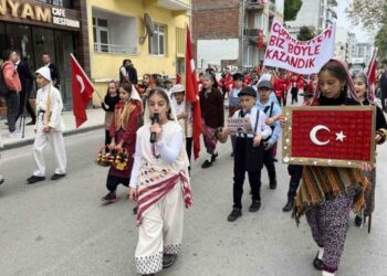 Sinop’ta, öğrencilerden “Cumhuriyeti Biz Böyle Kazandık” yürüyüşü