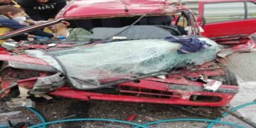 Sinop’ta Otomobil tıra arkadan çarptı!