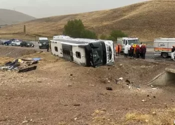 Sivas’ta yolcu otobüsü kazası: 7 kişi hayatını kaybetti, 30 kişi yaralandı