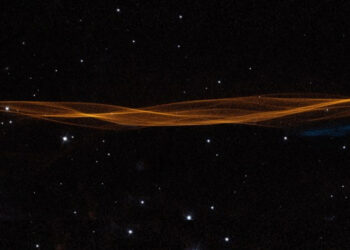 Hubble Uzay Teleskobu, muhteşem bir süpernova kalıntısını gözlemledi