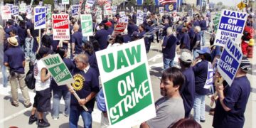 Ford ve GM İşçilerinin Grevi Büyüyor!