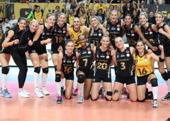 VakıfBank Eczacıbaşı Dynavit’i rahat yendi!