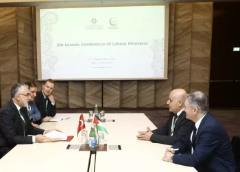 Bakan Işıkhan Bakü’de!