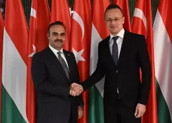 Bakan Kacır’ın Macaristan’da görüşmeleri devam ediyor