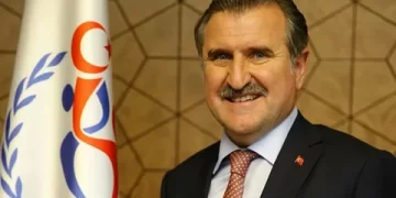 Gençlik ve Spor Bakanı Osman Aşkın Bak gençlere müjdeleri sıraladı