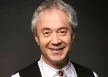 Ünlü sunucu Metin Uca yaşamını yitirdi