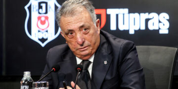 Ahmet Nur Çebi’den başkanlık kararı!