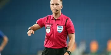 Almanya-Türkiye maçının hakemi belli oldu!