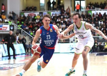 Anadolu Efes, deplasmanda Merkezefendi’yi farklı yendi!