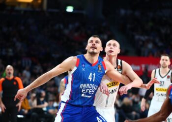 Anadolu Efes, Manisa’yı farklı geçti!