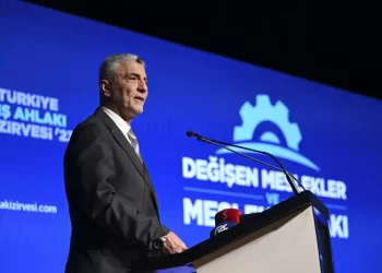 Bakan Bolat stokçuları uyardı!