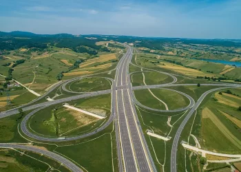 Uraloğlu açıkladı: Devasa yatırımları dünya gıpta ile izliyor