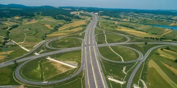 Uraloğlu açıkladı: Devasa yatırımları dünya gıpta ile izliyor