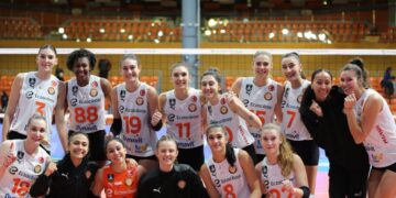 Eczacıbaşı Dynavit, Bulgaristan’da şov yaptı!