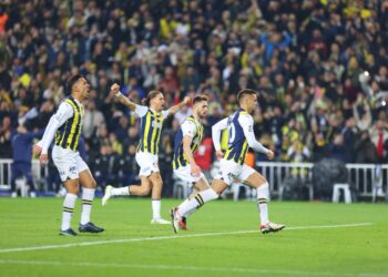 Fenerbahçe, Karagümrük’ü 2 golle geçti!